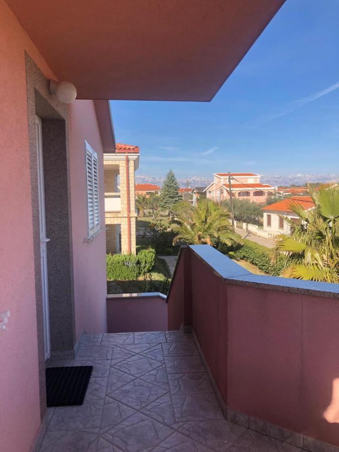 Apartment Milka Vir Exterior photo