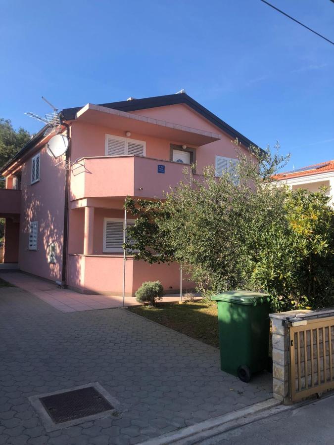 Apartment Milka Vir Exterior photo