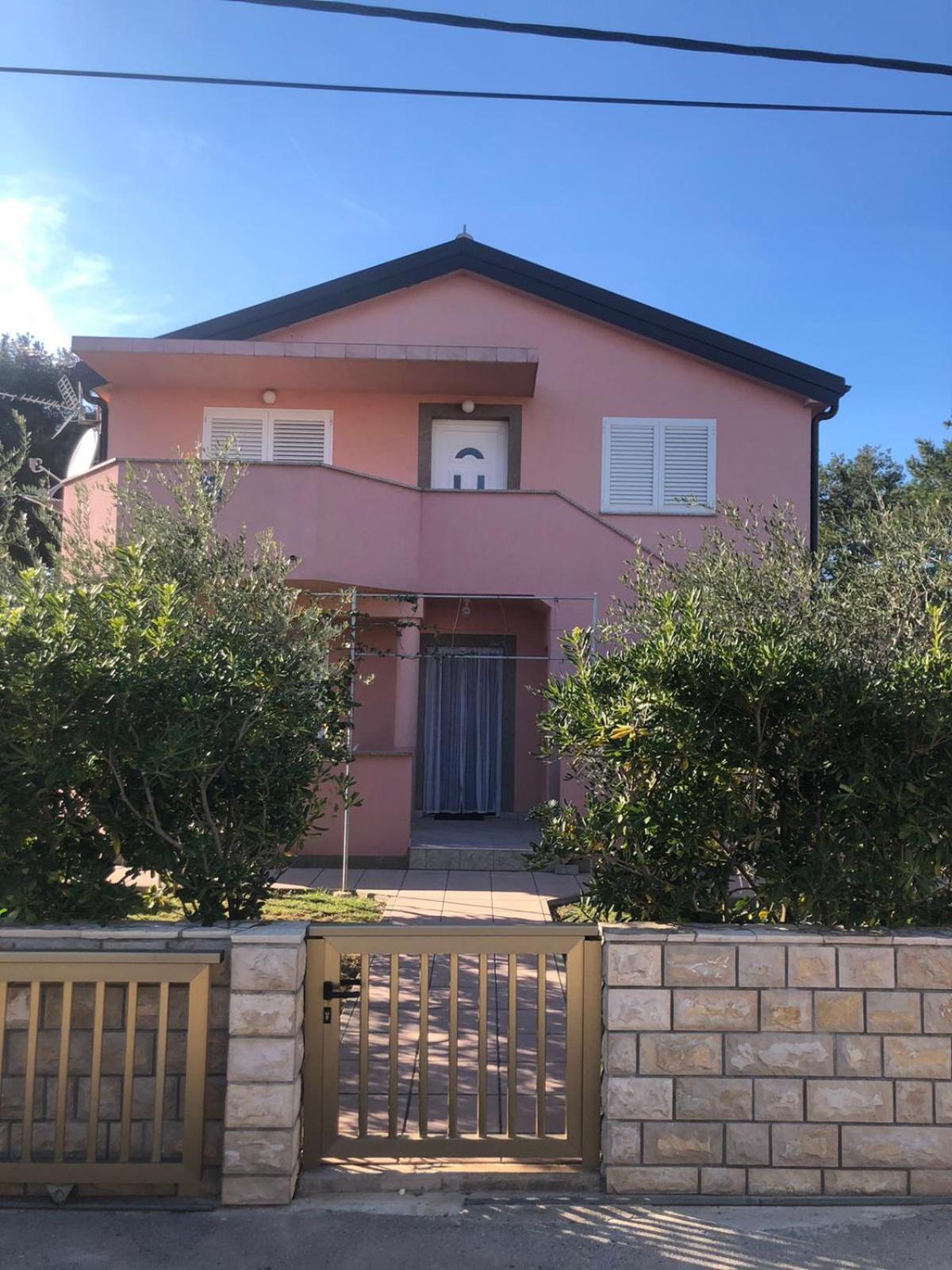 Apartment Milka Vir Exterior photo