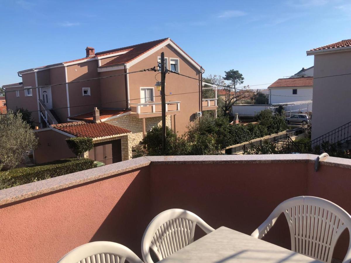 Apartment Milka Vir Exterior photo