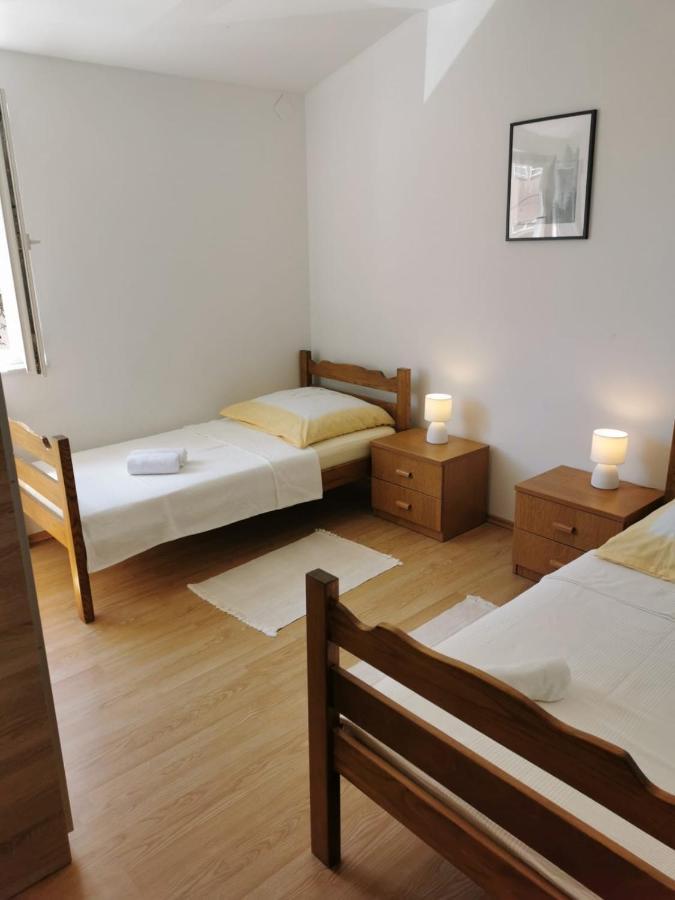 Apartment Milka Vir Exterior photo